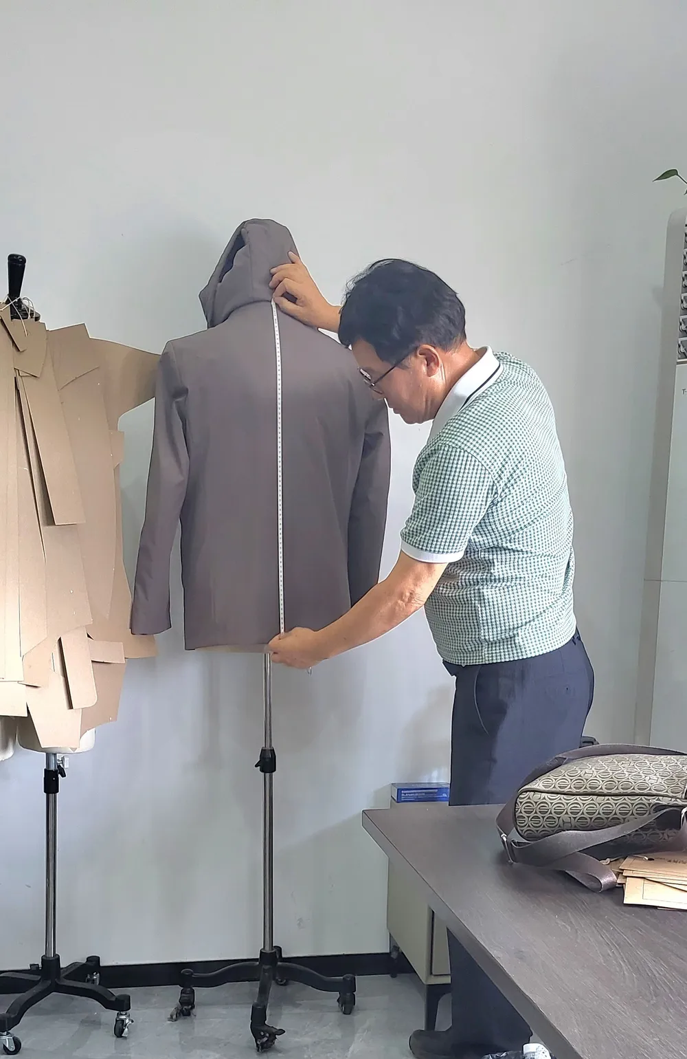 본사에서 치수 확인